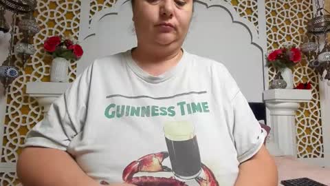 alesha_arabian_ online show from 12-19-25, 05:14