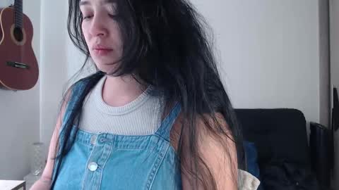 Snapshot of aleska_bell69 chatting on 03-25-26, 04:13 Aleska online show from 03-25-26, 04:13