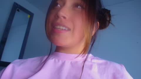 Snapshot of aleska_dollx chatting on 03-05-25, 11:16 QUEEN OFF MILk IM BACK 15 NOV online show from 03-05-25, 11:16