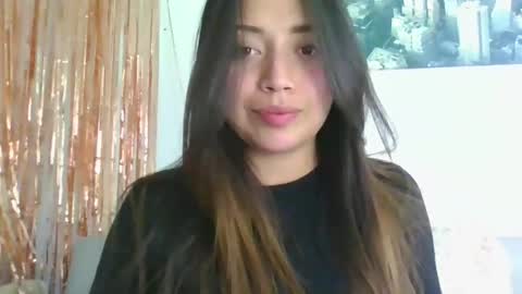 QUEEN OFF MILk  IM BACK  15 NOV online show from 11-30-25, 07:51