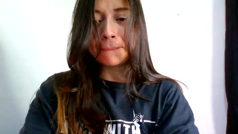 QUEEN OFF MILk  IM BACK  15 NOV online show from 06-10-26, 11:46