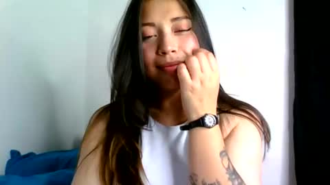 QUEEN OFF MILk  IM BACK  15 NOV online show from 06-14-26, 10:23
