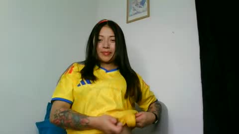 QUEEN OFF MILk  IM BACK  15 NOV online show from 06-24-26, 12:31