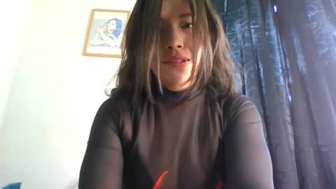 QUEEN OFF MILk  IM BACK  15 NOV online show from 06-25-26, 06:23