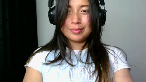 Snapshot of aleska_dollx chatting on 08-09-26, 03:23 QUEEN OFF MILk IM BACK 15 NOV online show from 08-09-26, 03:23