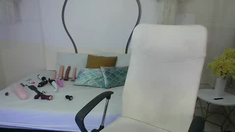 Snapshot of aleska_swarovski chatting on 01-28-25, 03:46 Aleska 3 online show from 01-28-25, 03:46