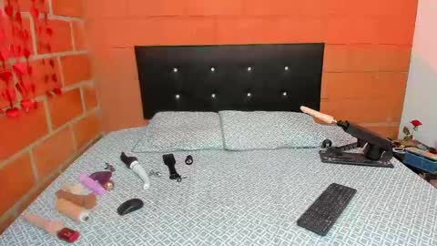 Snapshot of aleska_swarovski chatting on 02-19-25, 06:21 Aleska 3 online show from 02-19-25, 06:21