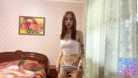 Snapshot of alessandralogalbo chatting on 03-28-26, 01:22 Emma online show from 03-28-26, 01:22