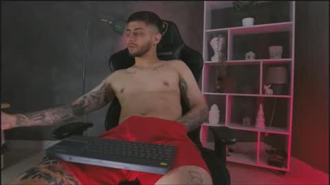 Snapshot of alessandro_duty chatting on 09-29-25, 01:11 Alessandro INDEPENDENT MODEL online show from 09-29-25, 01:11