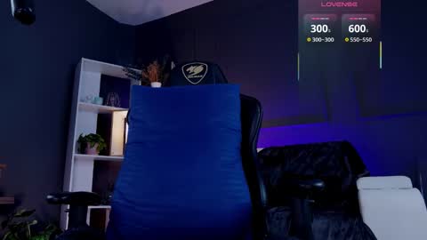 Snapshot of alessandro_duty chatting on 11-01-25, 03:30 Alessandro INDEPENDENT MODEL online show from 11-01-25, 03:30