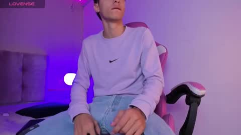 Snapshot of alessandro_dybala chatting on 12-21-24, 12:16 Alessandro Dybala online show from 12-21-24, 12:16