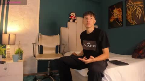 Snapshot of alessandro_dybala chatting on 01-29-25, 01:07 Alessandro Dybala online show from 01-29-25, 01:07