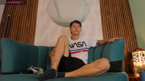 Snapshot of alessandro_dybala chatting on 02-05-25, 02:37 Alessandro Dybala online show from 02-05-25, 02:37