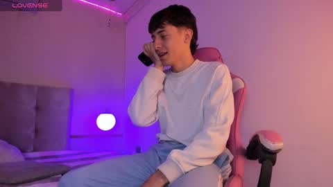 Snapshot of alessandro_dybala chatting on 02-07-25, 11:34 Alessandro Dybala online show from 02-07-25, 11:34