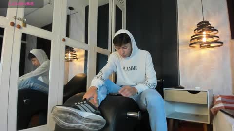Snapshot of alessandro_dybala chatting on 02-20-25, 12:04 Alessandro Dybala online show from 02-20-25, 12:04