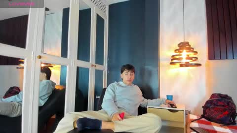 Snapshot of alessandro_dybala chatting on 02-23-25, 12:16 Alessandro Dybala online show from 02-23-25, 12:16