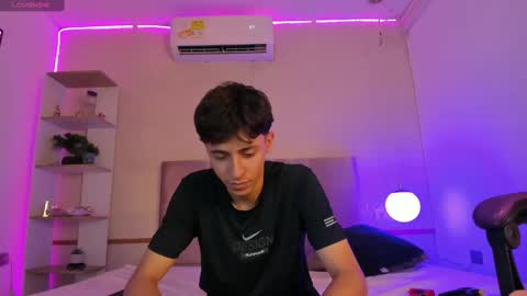 Snapshot of alessandro_dybala chatting on 03-04-25, 02:53 Alessandro Dybala online show from 03-04-25, 02:53