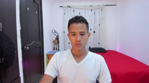 Snapshot of alessandro_wizard chatting on 01-21-25, 07:28 Alessandro online show from 01-21-25, 07:28