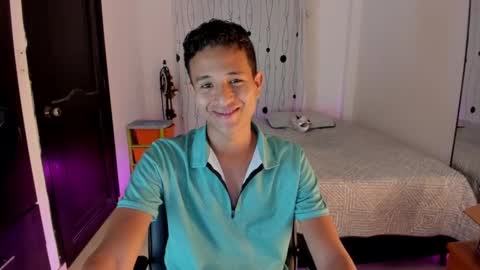 Snapshot of alessandro_wizard chatting on 02-02-25, 03:32 Alessandro online show from 02-02-25, 03:32