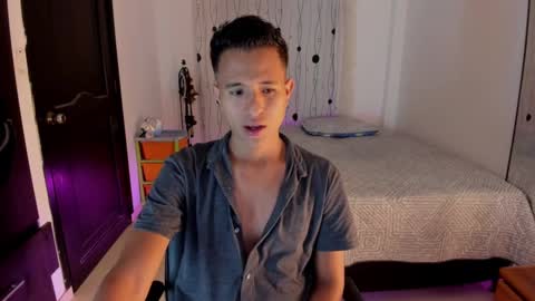 Snapshot of alessandro_wizard chatting on 02-03-25, 12:47 Alessandro online show from 02-03-25, 12:47