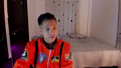 Snapshot of alessandro_wizard chatting on 02-03-25, 03:53 Alessandro online show from 02-03-25, 03:53