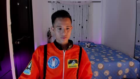 Snapshot of alessandro_wizard chatting on 02-08-25, 09:46 Alessandro online show from 02-08-25, 09:46