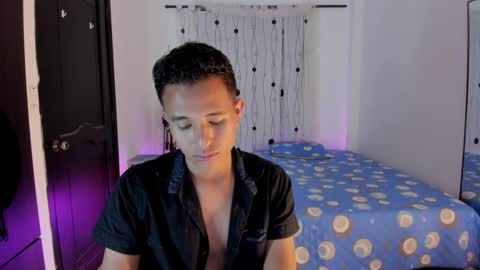 Snapshot of alessandro_wizard chatting on 02-09-25, 12:49 Alessandro online show from 02-09-25, 12:49