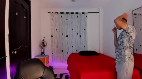 Snapshot of alessandro_wizard chatting on 02-16-25, 02:09 Alessandro online show from 02-16-25, 02:09