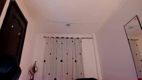 Snapshot of alessandro_wizard chatting on 02-16-25, 05:15 Alessandro online show from 02-16-25, 05:15