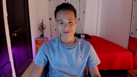 Snapshot of alessandro_wizard chatting on 02-19-25, 02:33 Alessandro online show from 02-19-25, 02:33