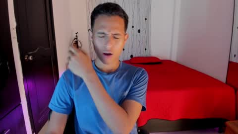 Snapshot of alessandro_wizard chatting on 02-20-25, 10:04 Alessandro online show from 02-20-25, 10:04