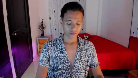 Snapshot of alessandro_wizard chatting on 02-22-25, 02:17 Alessandro online show from 02-22-25, 02:17