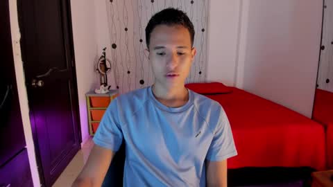 Snapshot of alessandro_wizard chatting on 02-25-25, 12:55 Alessandro online show from 02-25-25, 12:55