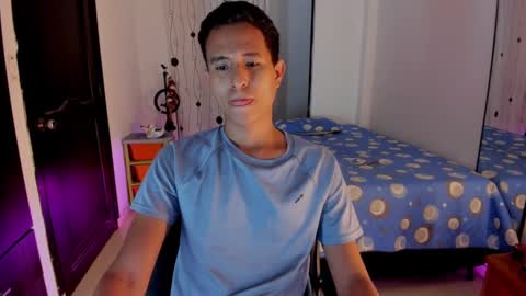 Snapshot of alessandro_wizard chatting on 03-10-25, 10:34 Alessandro online show from 03-10-25, 10:34