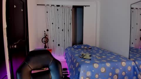 Snapshot of alessandro_wizard chatting on 03-11-25, 01:48 Alessandro online show from 03-11-25, 01:48