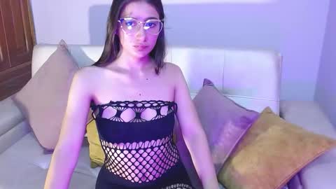 Snapshot of alessia_moore chatting on 09-12-25, 02:06 Alessia online show from 09-12-25, 02:06