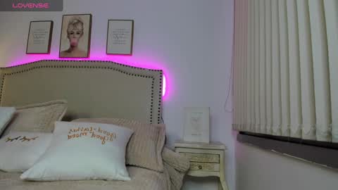 Alessia cruz online show from 02-17-25, 10:40