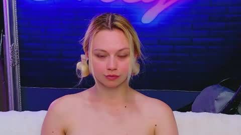 alessiacroft online show from 06-27-26, 04:17