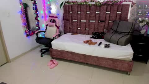 Alessia online show from 12-19-24, 08:44