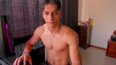 Snapshot of alessio_vale chatting on 03-26-26, 10:04 alessio Vale online show from 03-26-26, 10:04