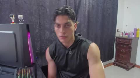 Snapshot of alessio_vale chatting on 03-28-26, 10:53 alessio Vale online show from 03-28-26, 10:53