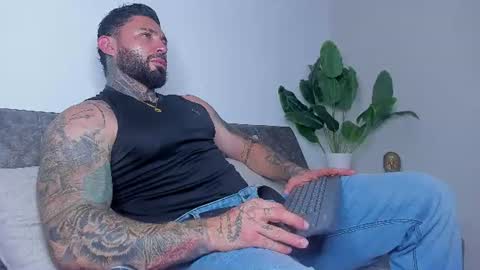 Snapshot of alessrose22 chatting on 06-17-26, 07:37 Aless Rose online show from 06-17-26, 07:37