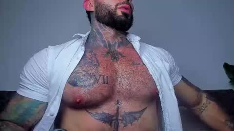Snapshot of alessrose22 chatting on 06-19-26, 01:32 Aless Rose online show from 06-19-26, 01:32