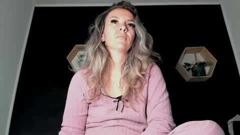 alesys69 online show from 05-12-26, 08:50
