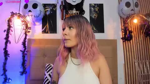 Snapshot of alesziarose chatting on 10-13-25, 07:25 Aleszia online show from 10-13-25, 07:25