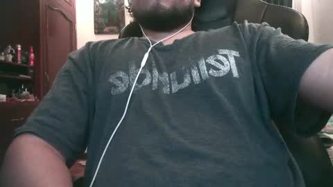 Snapshot of alevil_97 chatting on 05-30-26, 04:09 Alejo online show from 05-30-26, 04:09