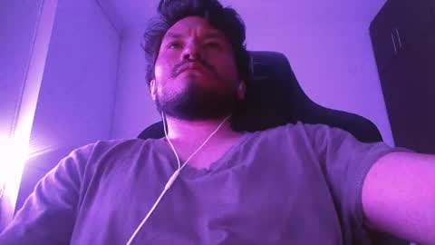 Snapshot of alevil_97 chatting on 07-18-26, 04:49 Alejo online show from 07-18-26, 04:49
