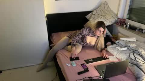 Snapshot of alevsandra87 chatting on 01-06-25, 10:26 Leyla Leg online show from 01-06-25, 10:26