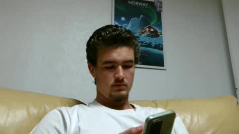 Snapshot of alex83530 chatting on 01-01-25, 05:44 Alex83530 online show from 01-01-25, 05:44
