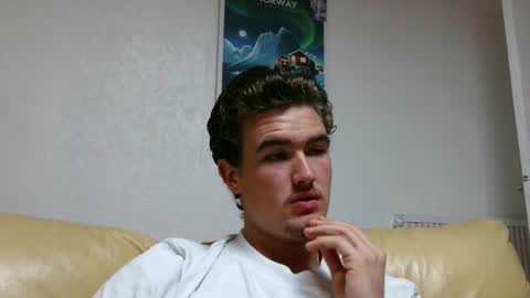 Snapshot of alex83530 chatting on 01-06-25, 03:51 Alex83530 online show from 01-06-25, 03:51